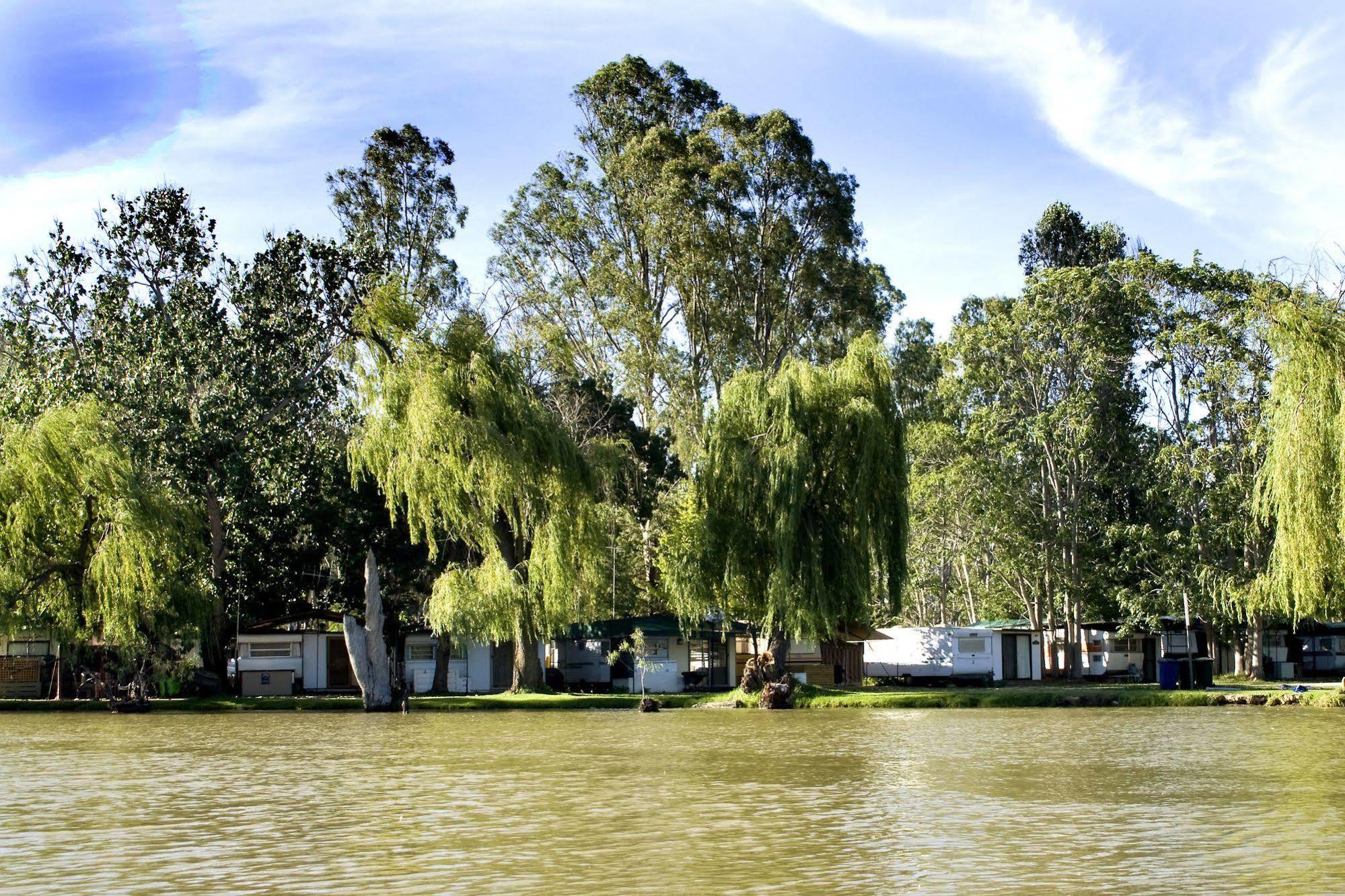 Cohuna Waterfront Holiday Park Exteriör bild